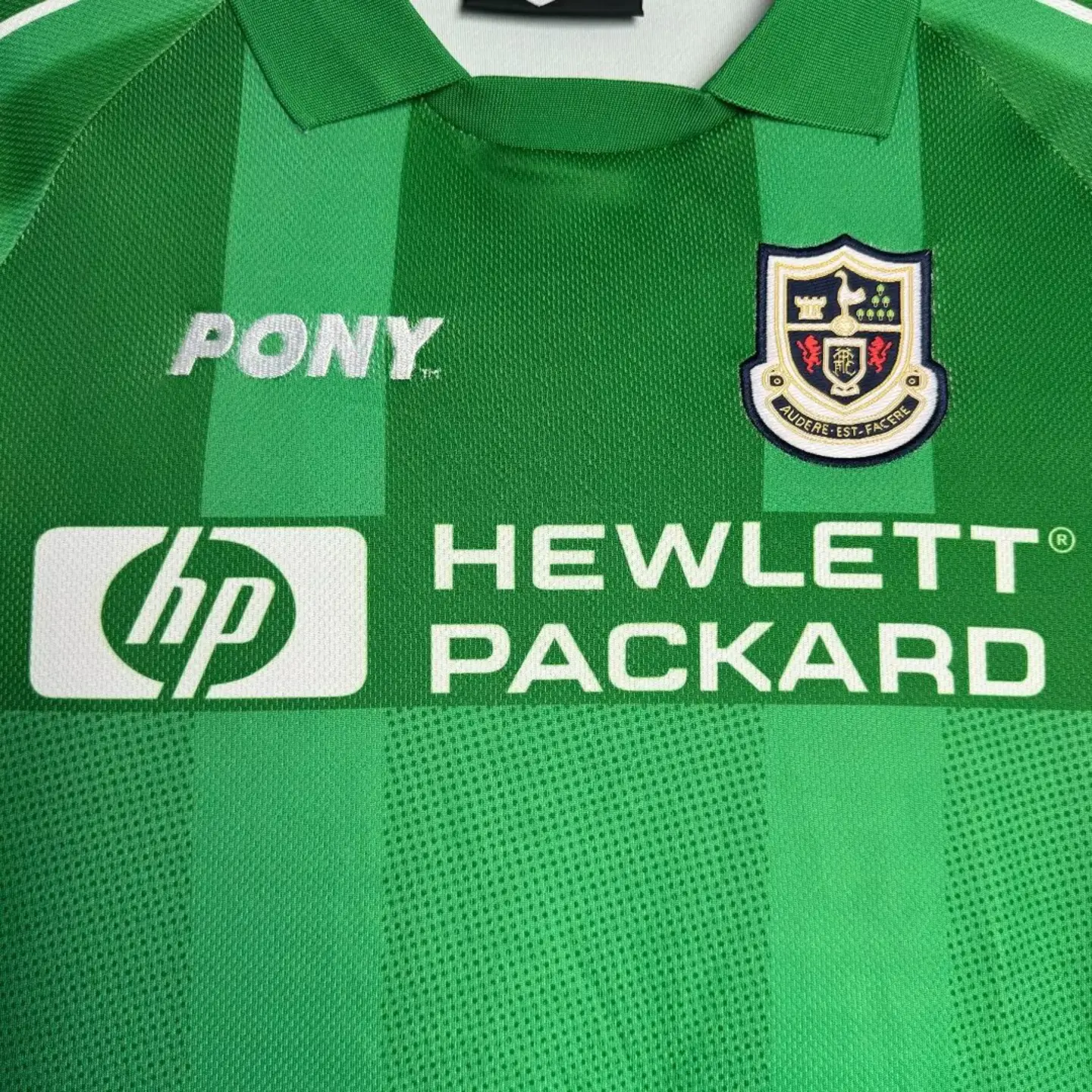 Retro Tottenham Hotspur 1997-99 Green Goalkeeper Long Sleeve Jersey - Image 4