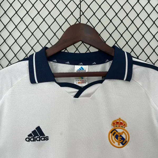 2000-2001 Long Sleeve Real Madrid Jersey retro kit - Image 4