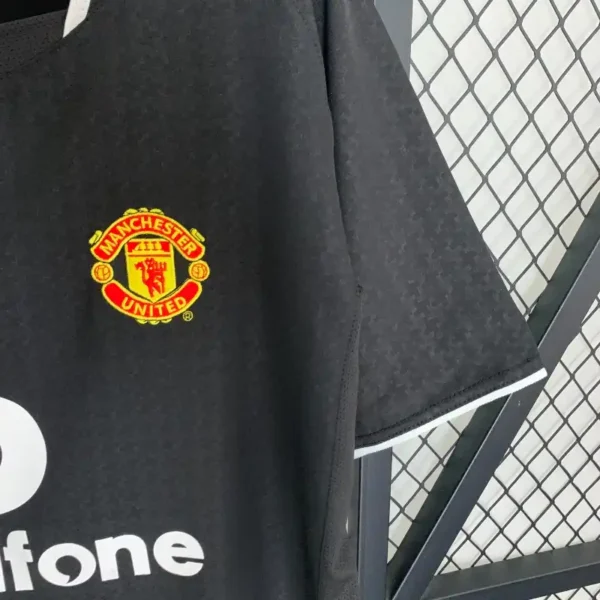2003-2004 Manchester United Jersey retro kit - Image 5