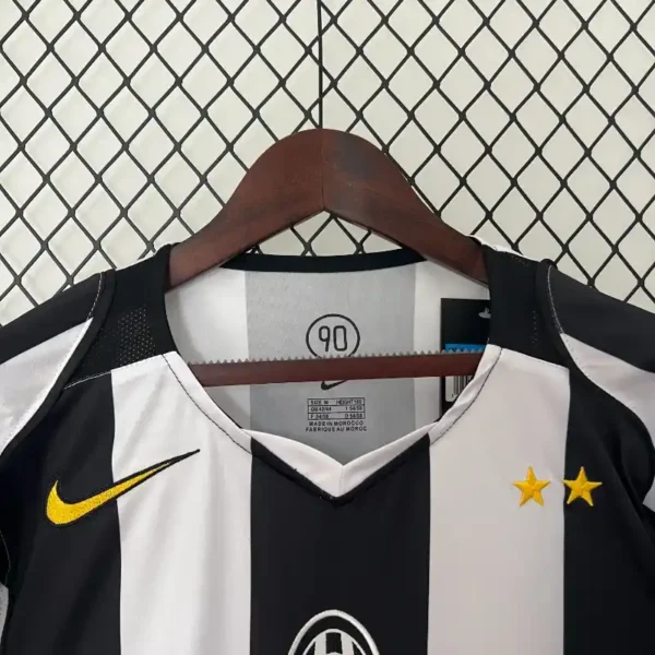2004-2005 Juventus Jersey retro kit - Image 5