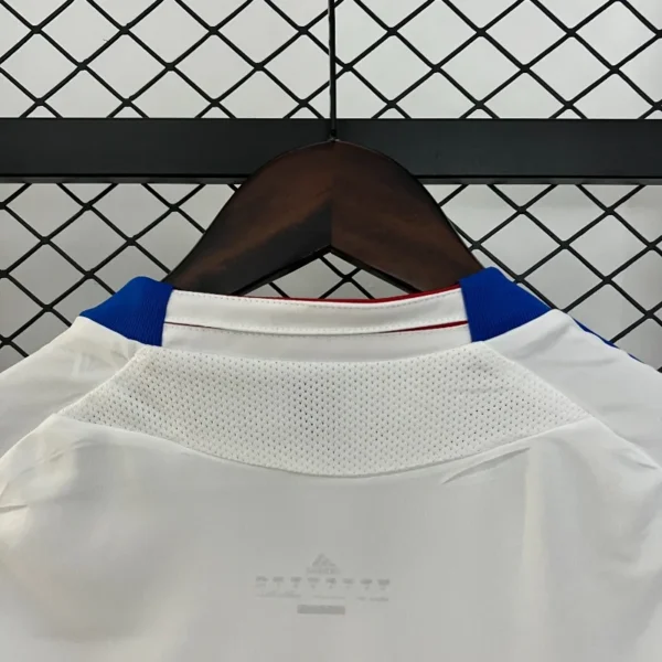 2010-2011 Lyon Jersey retro kit - Image 9