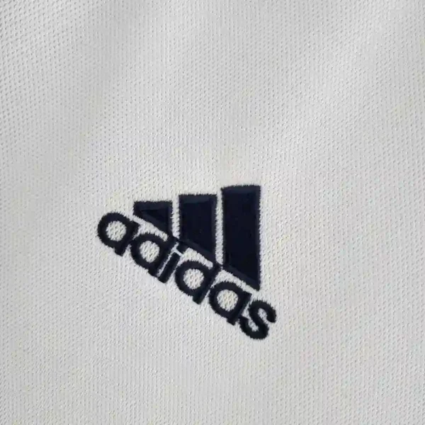 2000-2001 Real Madrid Jersey retro kit - Image 3