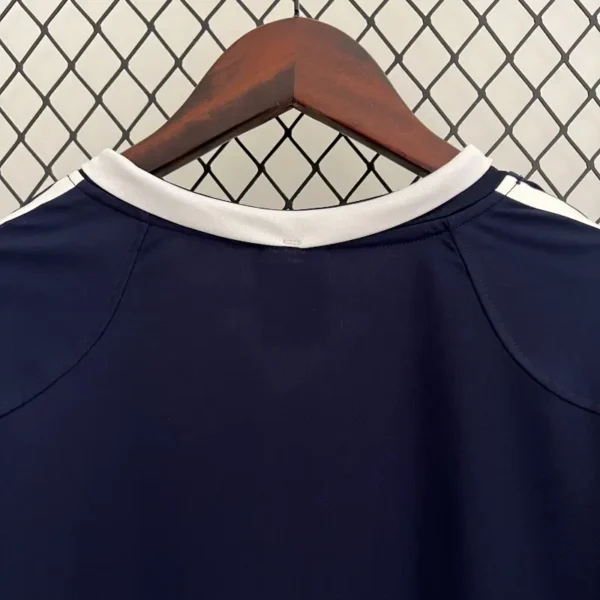 2004-2005 Real Madrid Jersey retro kit - Image 7