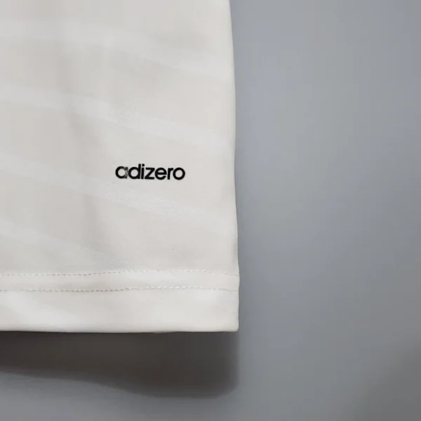 2014-2015 Real Madrid Jersey retro kit - Image 4