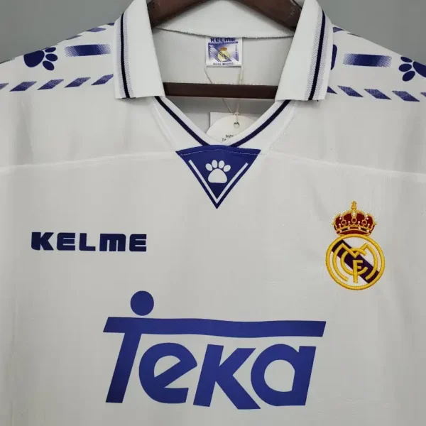1996-1997 Real Madrid Jersey retro kit - Image 5