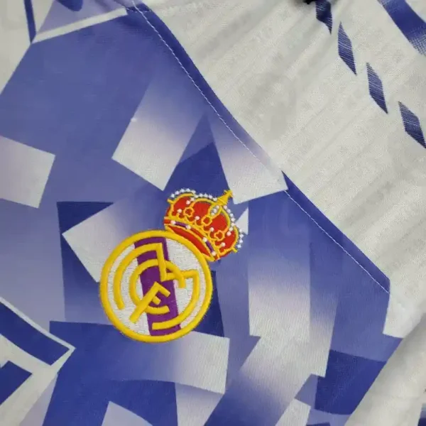 1996-1997 Real Madrid Third retro kit - Image 4