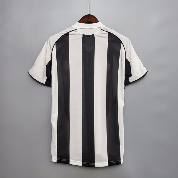 2005-2006 Newcastle  Home retro kit - Image 3