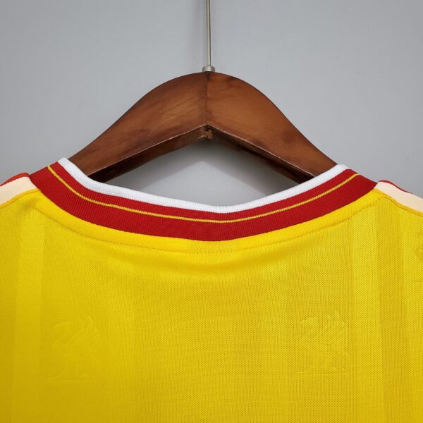 1985-1986 Liverpool Yellow away kit - Image 3