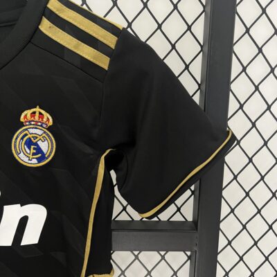 Real Madrid  11-12 Away Retro Kids Kit Football Jersey - Image 9
