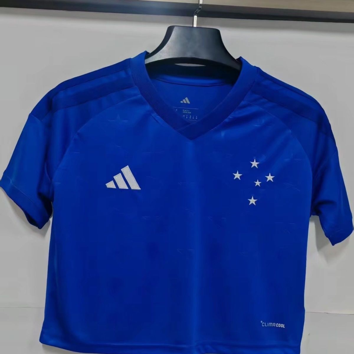 0242548e-4730-43fd-9cfb-0904ad99a715 26-27 Cruzeiro new home women's jersey - Image 1