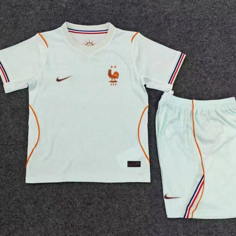 0fbc256e-f27c-43c3-8a7c-a8f83db50b96 2026 France away kids kit jersey - Image 1