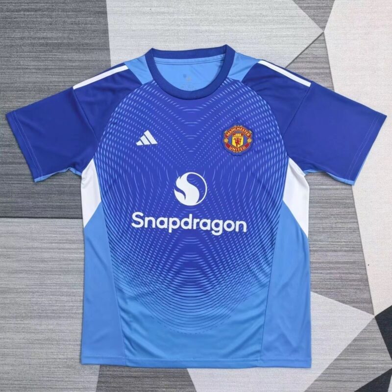 10a9de16-caa9-4597-876d-ca5654ab23a4 2025/2026 Fans Manchester United goalkeeper jersey - Image 1