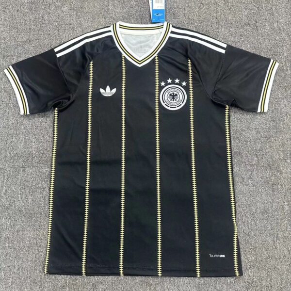Fans 26-27 Germany Special Edition jerseys