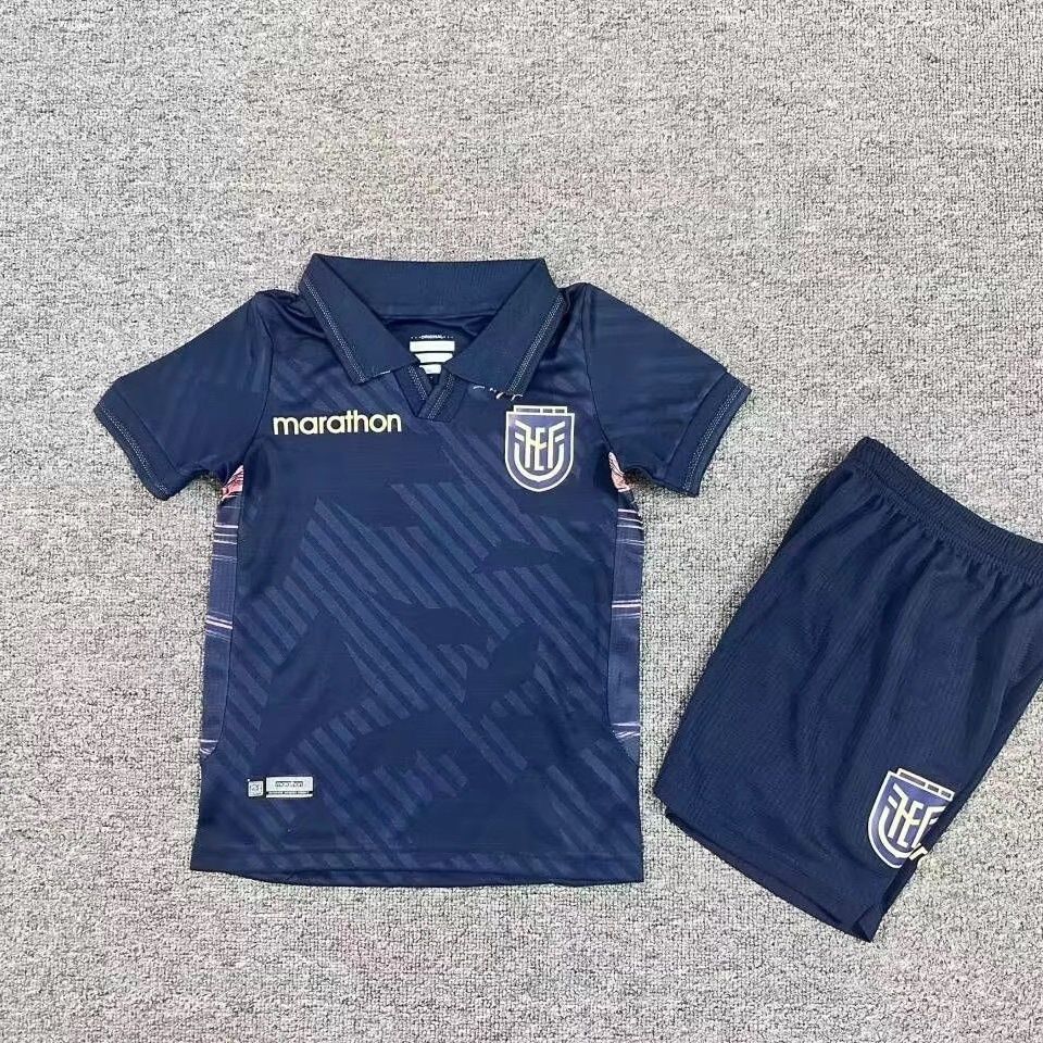 1e3a0cd3-21ee-4ceb-a579-85c433ceb633 26-27 Ecuador away jersey kids set - Image 1