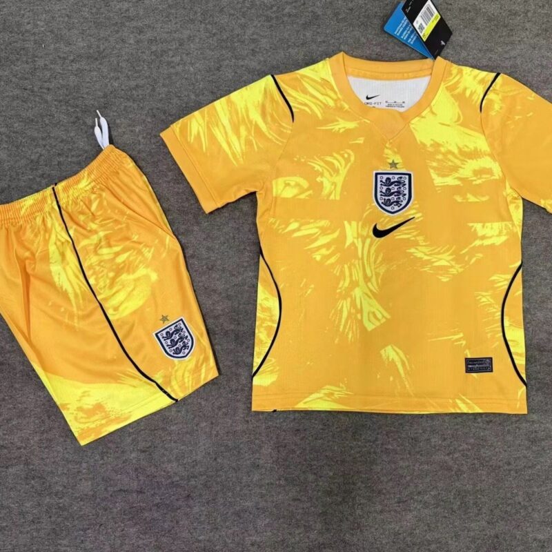 25e53830-e34e-4974-8989-0b20c903f8db 2026 England Goalkeeper kids kit jersey - Image 1