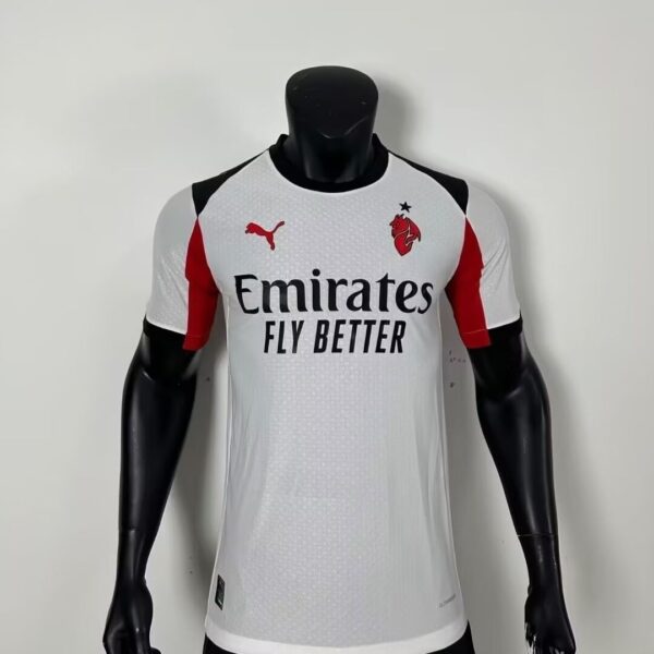 Player 26-27 season AC Milan away training