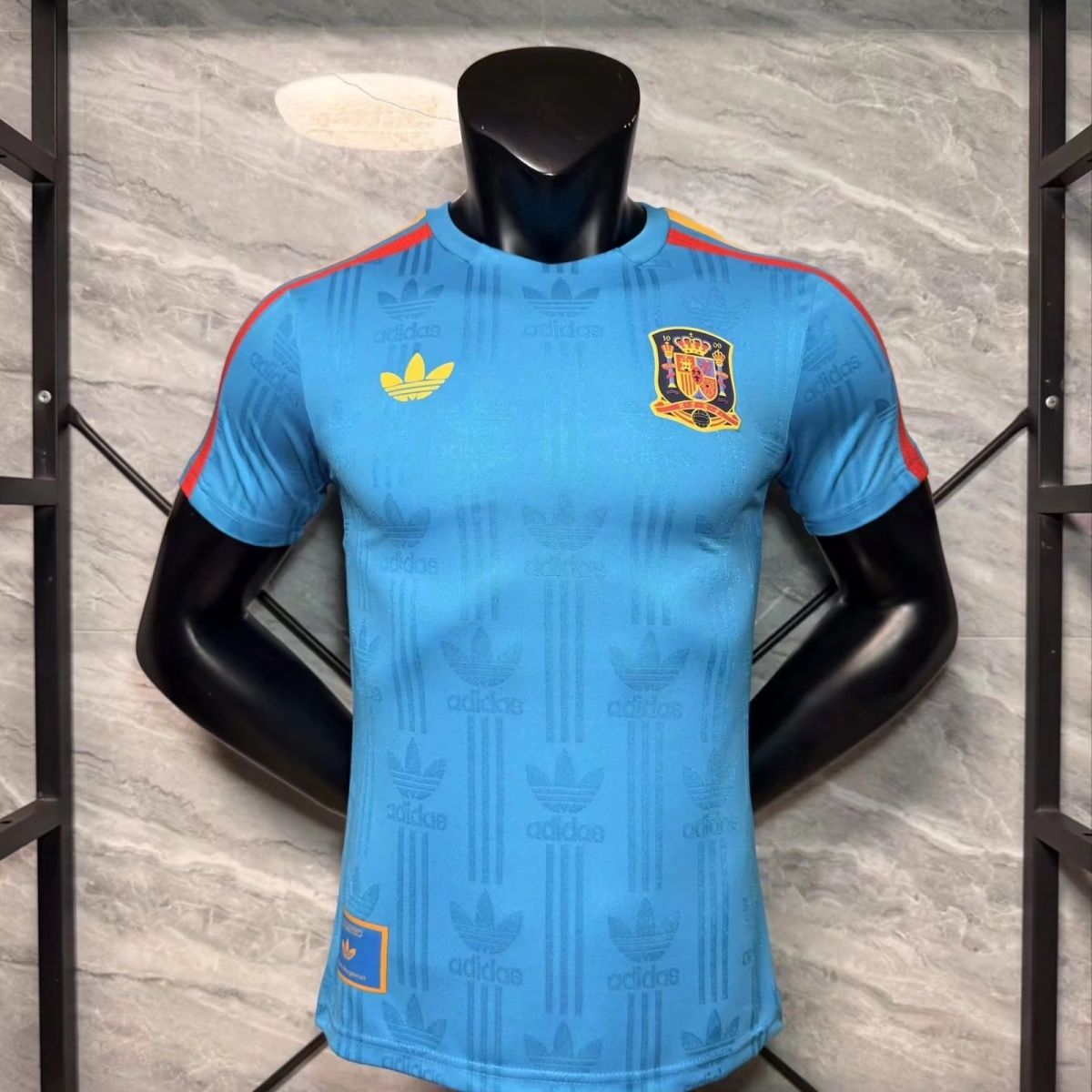 31946f59-1f04-448e-8a1c-07758d9e8336 Player 26-27 Spain Clover Retro Shirt - Image 1