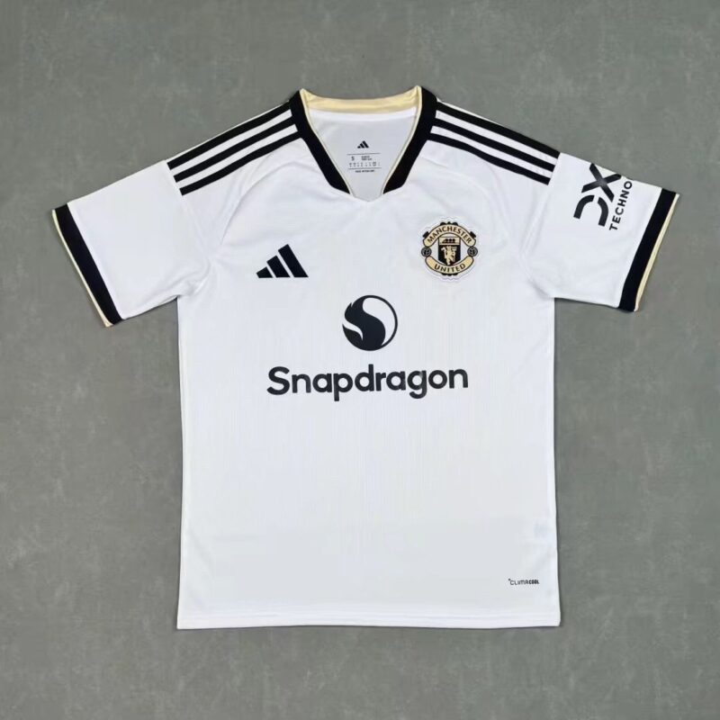 2026/2027 Manchester United fan jersey - Image 1