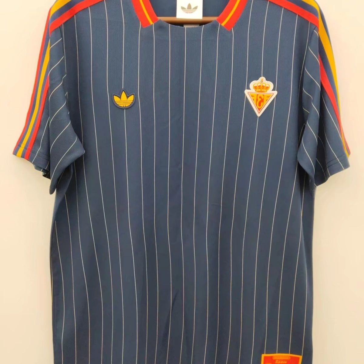 37b8c048-5eca-47dd-8829-67cd3b314b2e 26/27 Spain jersey short sleeved - Image 1