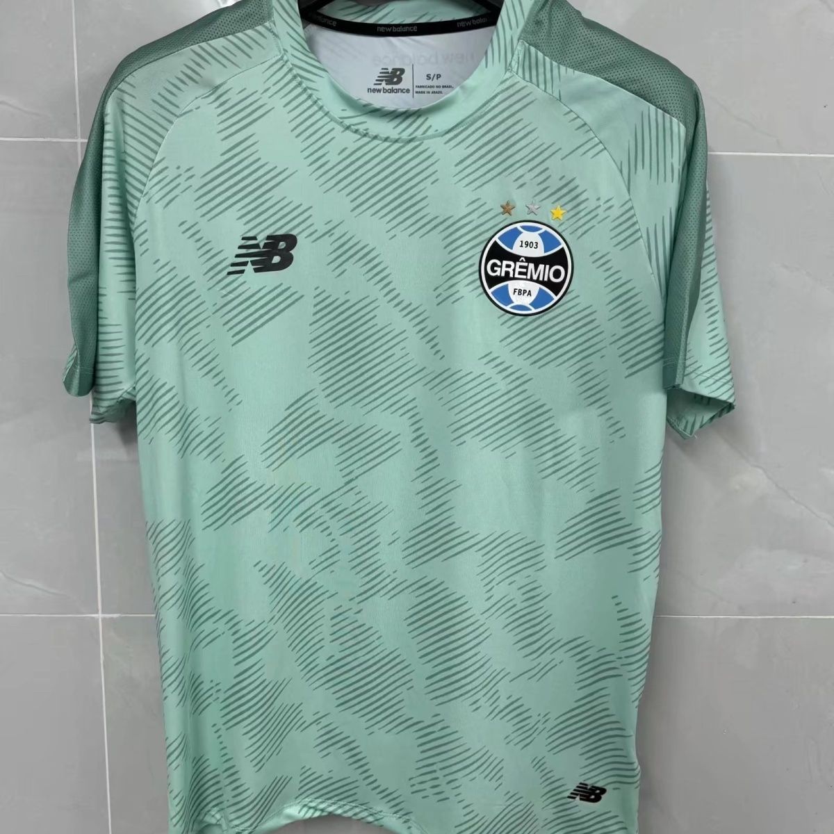 433c0a3f-e0c9-4d0e-a9b4-a80cf74db245 Fans 26-27 Gremio FBPA goalkeeper green jersey - Image 1