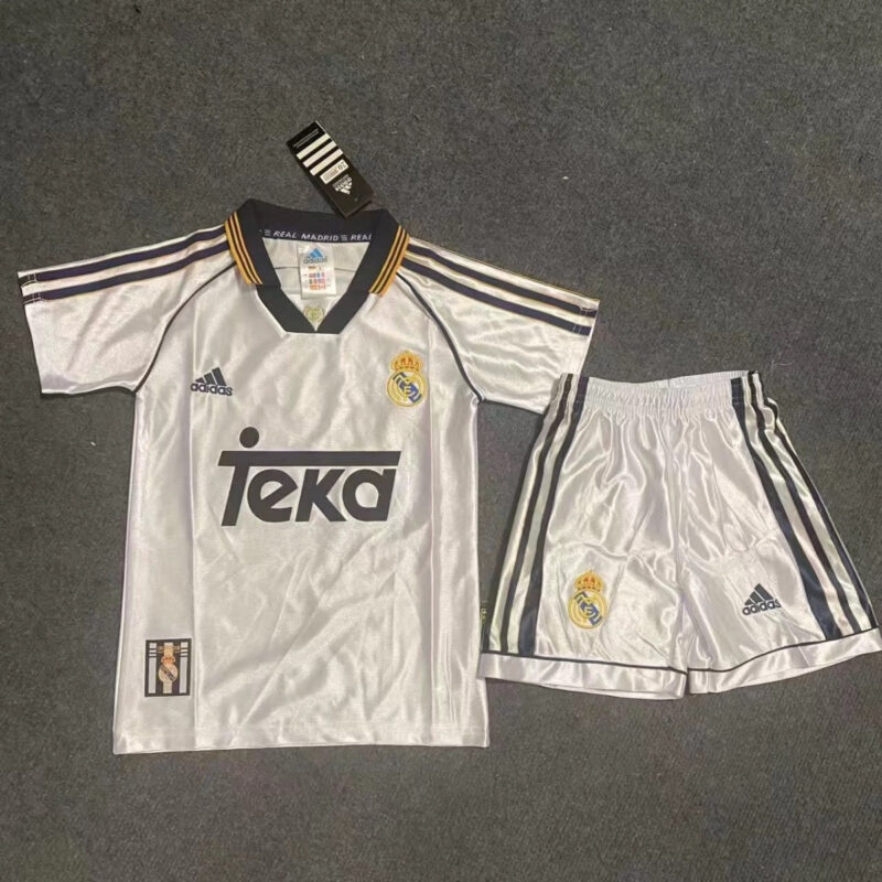 478713ce-bea1-41c3-8080-96ae5574546e 98/00 Real Madrid Home kids kit jersey - Image 1