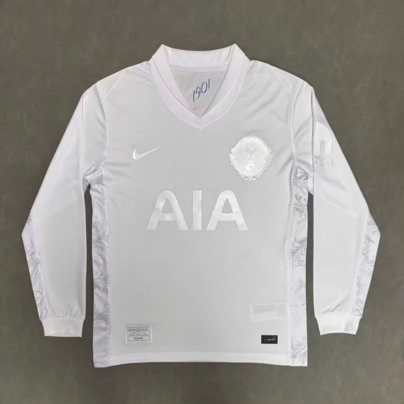 551e87cd-0794-412f-b2f9-73cdf4a7c109 2025/2026 Tottenham Hotspur long sleeved jersey - Image 1