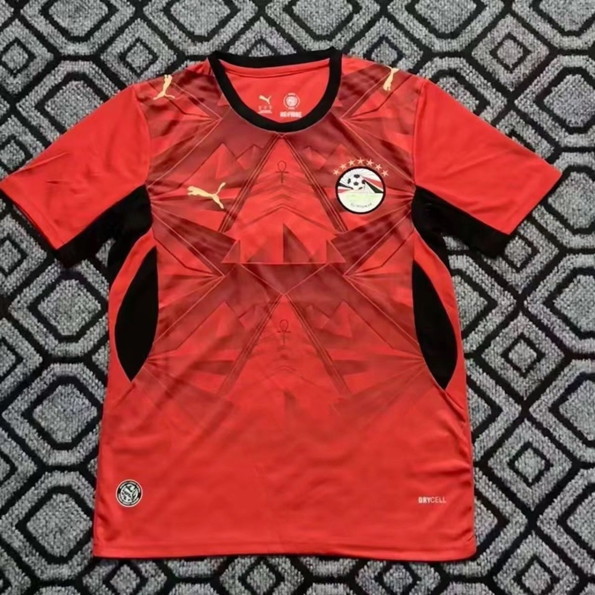 5524628e-beeb-4e7d-aaf0-95e55a79d926 26-27 Egypt home jersey - Image 1