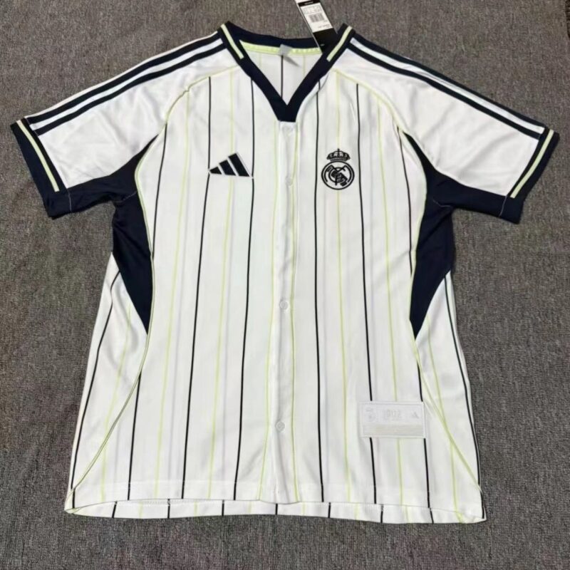 653eb81b-e5a2-4342-a35b-4e0e99bb19a6 2025/2026 season Real Madrid short sleeved T-shirt jersey - Image 1