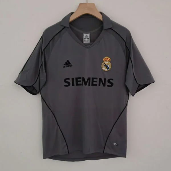 05-06 Real Madrid Retro away game