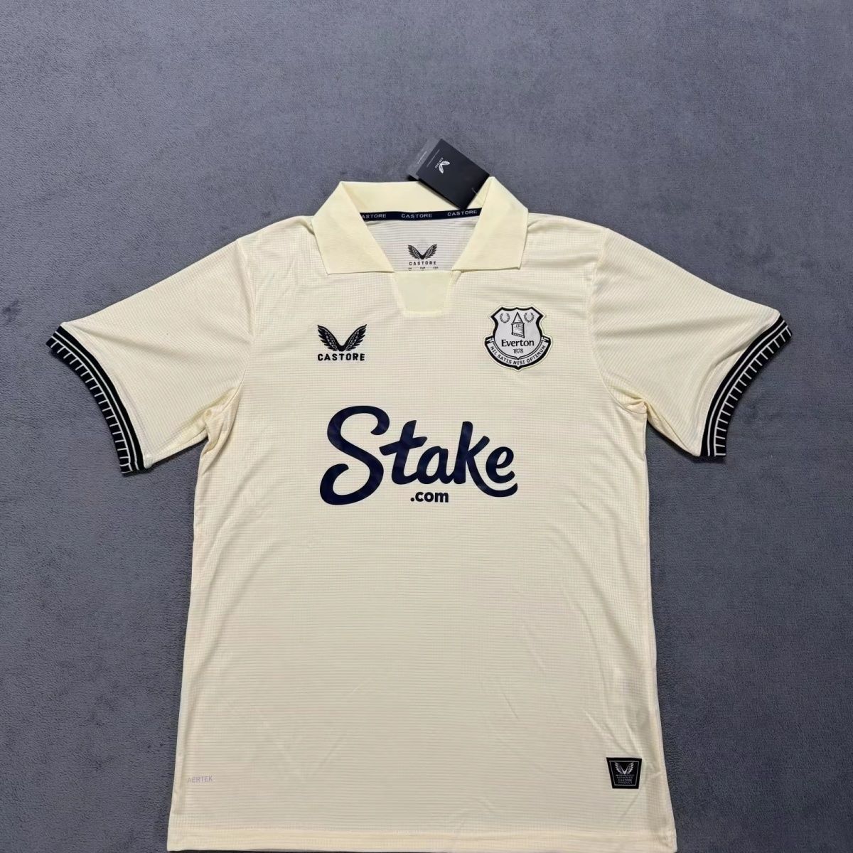 a3d9623f-2228-4b1b-92f4-74add3117946 (1) 25-26 Everton away fan jersey - Image 1