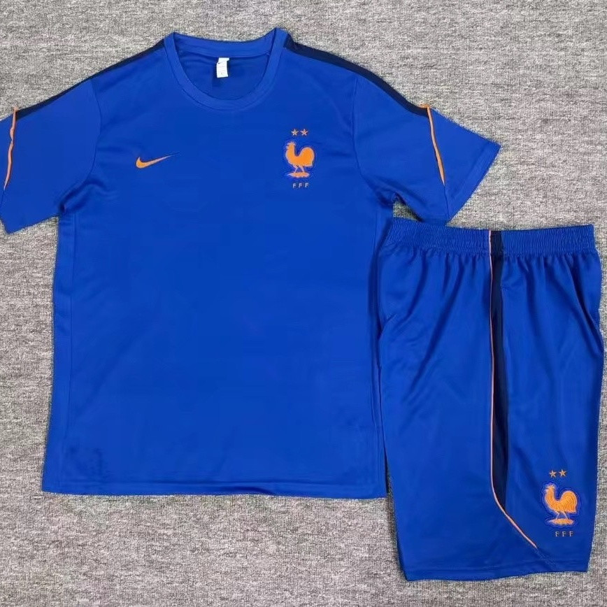 afe6cfbf-f0f0-4b73-9e3f-8bbce09d6110 25-26 France home kids kit - Image 1