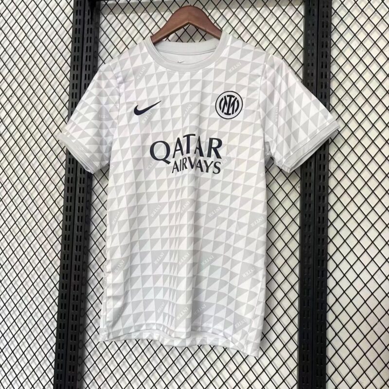 bd4f3faf-8965-4681-b5b5-f77488409676 2026/2027 Inter Milan training jersey - Image 1