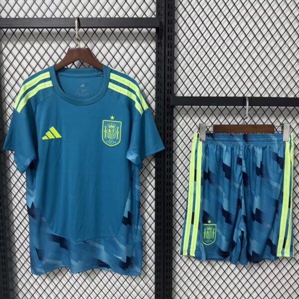 26-27 Fans Spain away jersey
