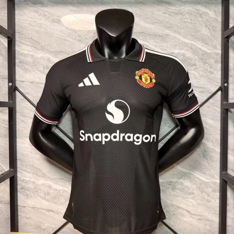 ebf24cbc-cc2c-4cdf-b6bf-d053e595f72d 2026/2027 Player Manchester United special edition jersey - Image 1