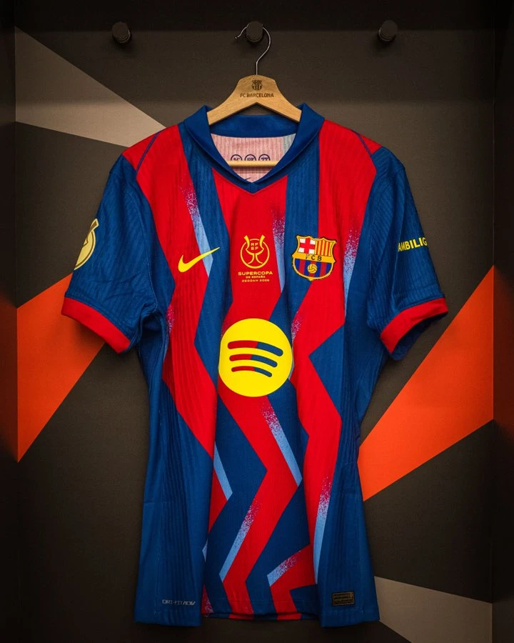 131709a064347288adb9399c1806a871 2025/2026 Barcelona Fourth Away Super Cup jersey - Image 1