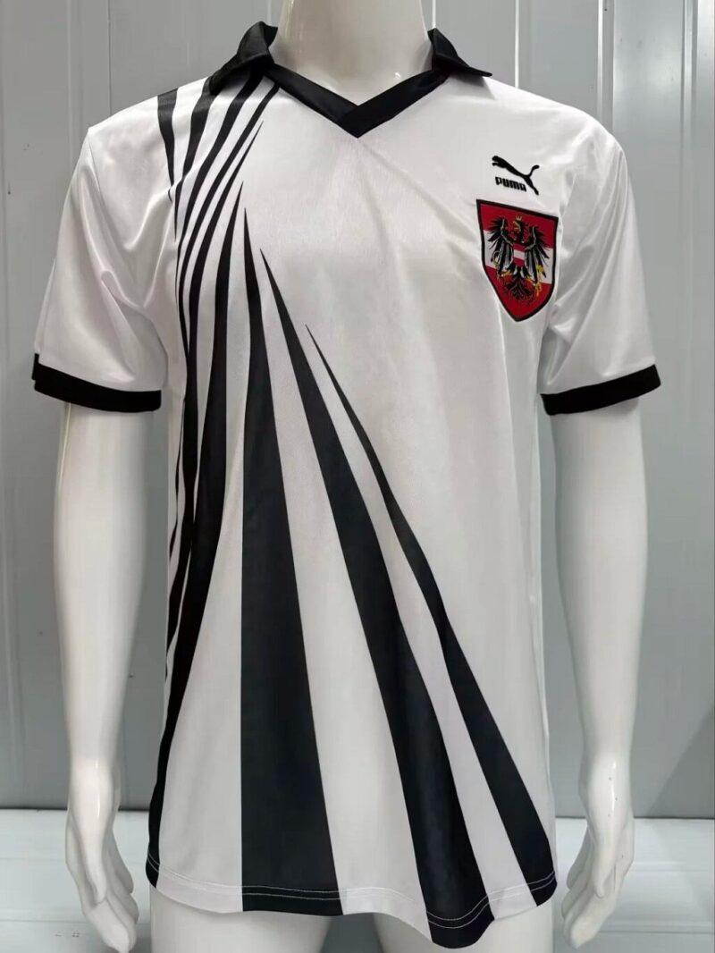 195bbd3c8168adf41e80037d6ac547a0 1990/1991 Retro Austria Home jersey - Image 1