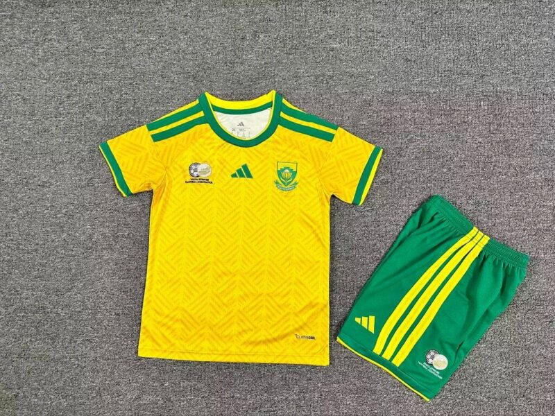 268506cb855e97d17193d32648a08753 2026 South Africa Home kids kit jersey - Image 1