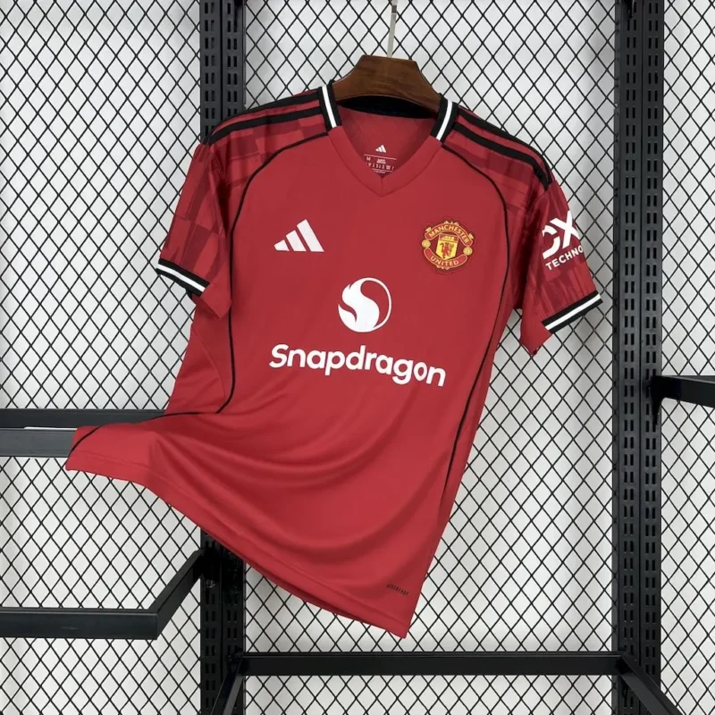 2e375ddf6485b7f8f07cf5e6088aa7e0 2025/2026 Manchester United Home jersey - Image 1