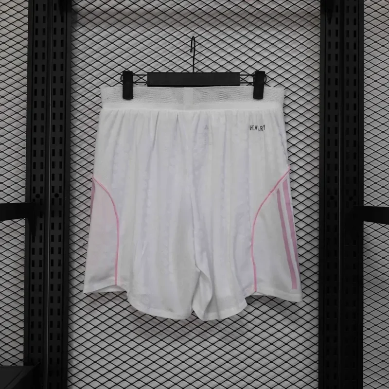 6e12907ae6edbe7c84b752b6807922d6 (1) 2025/2026 Player Version Juventus Home Shorts - Image 1