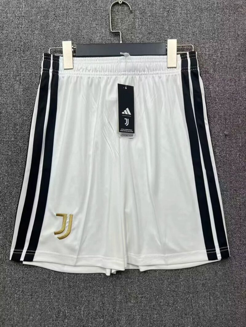 964a7577719a6f8ef16715f7282aba3b 2026/2027 Juventus Home Shorts - Image 1