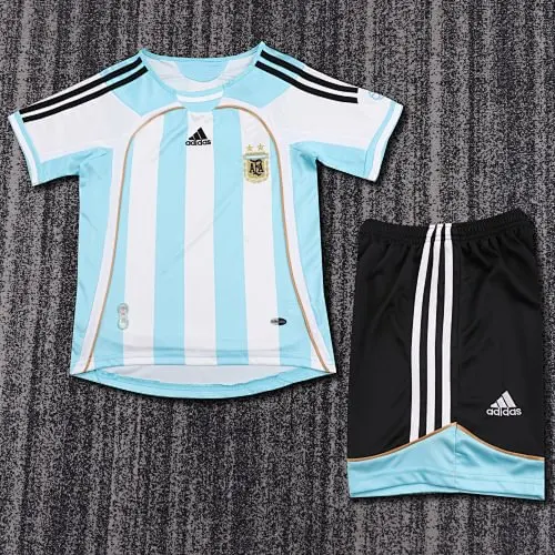 a4908d0d16d780d041ab205d6784289f 2006/2007 Retro Argentina Home kids kit jersey - Image 1