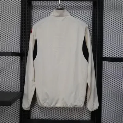 2025/2026 Liverpool Windbreaker jersey - Image 2