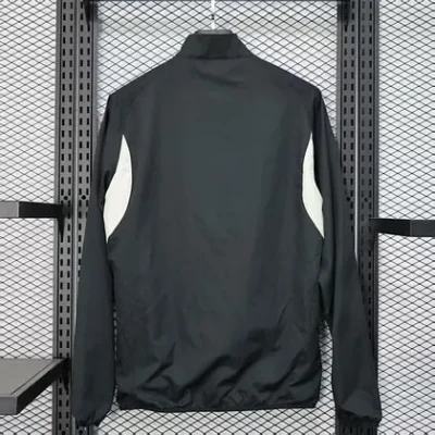 2025/2026 Liverpool Windbreaker jersey - Image 2