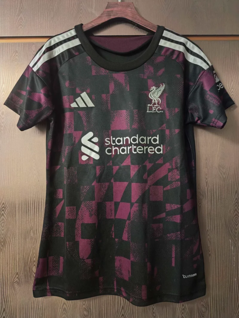 b17b794f5f.jfif.640x640 2026/2027 Women Liverpool Third Away jersey - Image 1