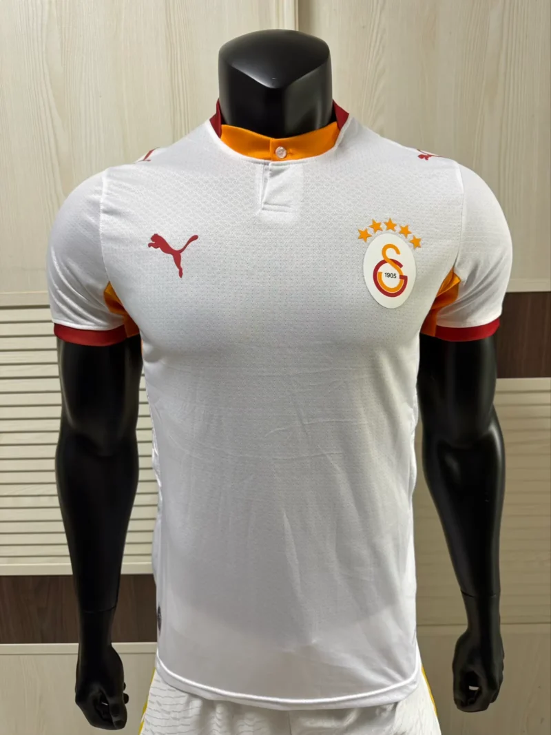c8a6101ee0.jfif.640x640 2026/2027 Player Version Galatasaray SK Away jersey - Image 1