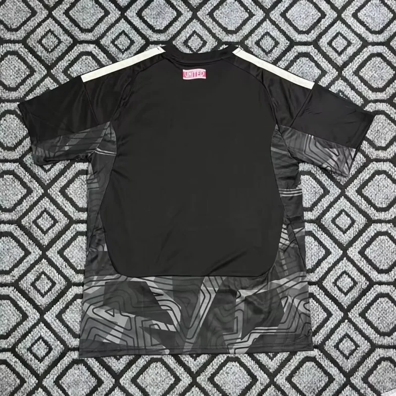 2026/2027 Manchester United Goalkeeper jersey - Image 2
