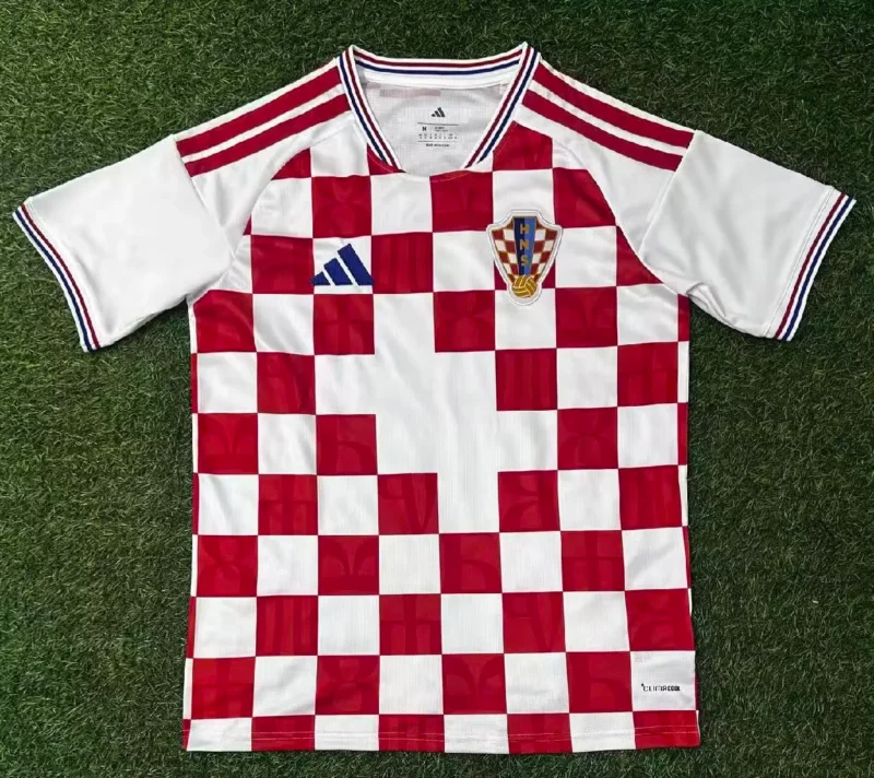81d267b0d6.jfif.640x640 2026/2027 Croatia Home Jersey - Image 1