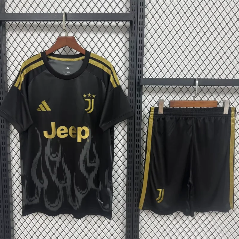940d00a460.jfif.640x640 2026/2027 Juventus FC Third Away adult kit jersey - Image 1