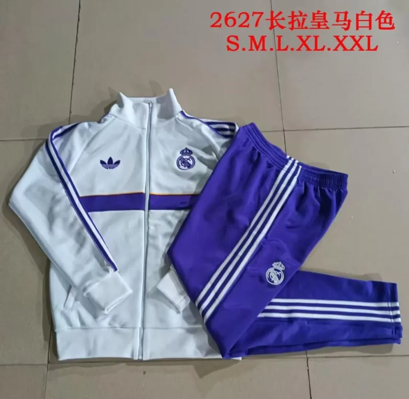 e93eacd5ca.jfif.640x640 2026/2027 Real Madrid kids Jacket Uniform - Image 1